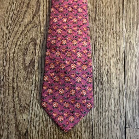 Salvatore Ferragamo Men’s Red Flower Printed Tie - Picture 2 of 3